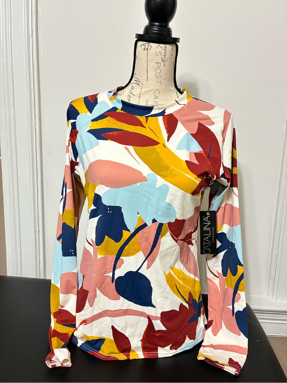 Catalina Swimwear Long Sleeve Swim Top Floral Print Woman’s Size Large New